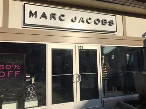 marc jacobs outlet store near me.